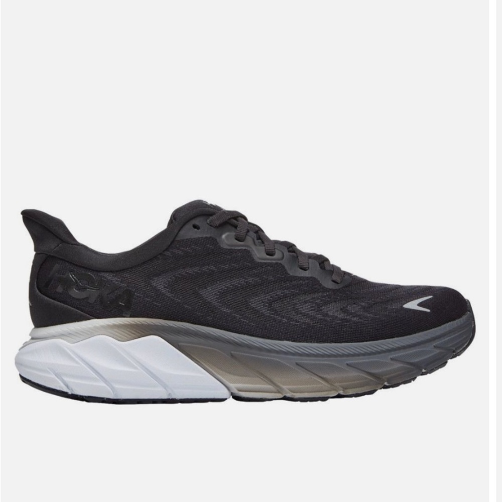 Hoka Arahi size 8